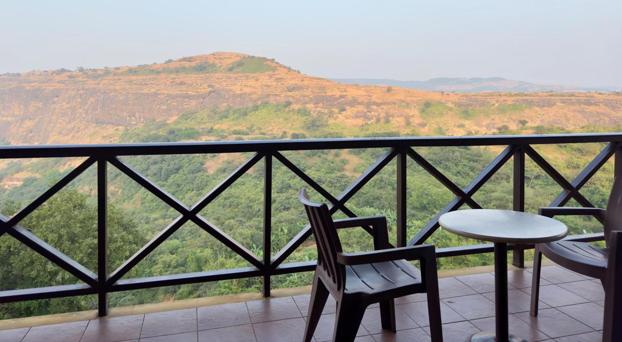 Upper Deck Resort - Stay And Relax At The Highest Peak Lonavala Εξωτερικό φωτογραφία