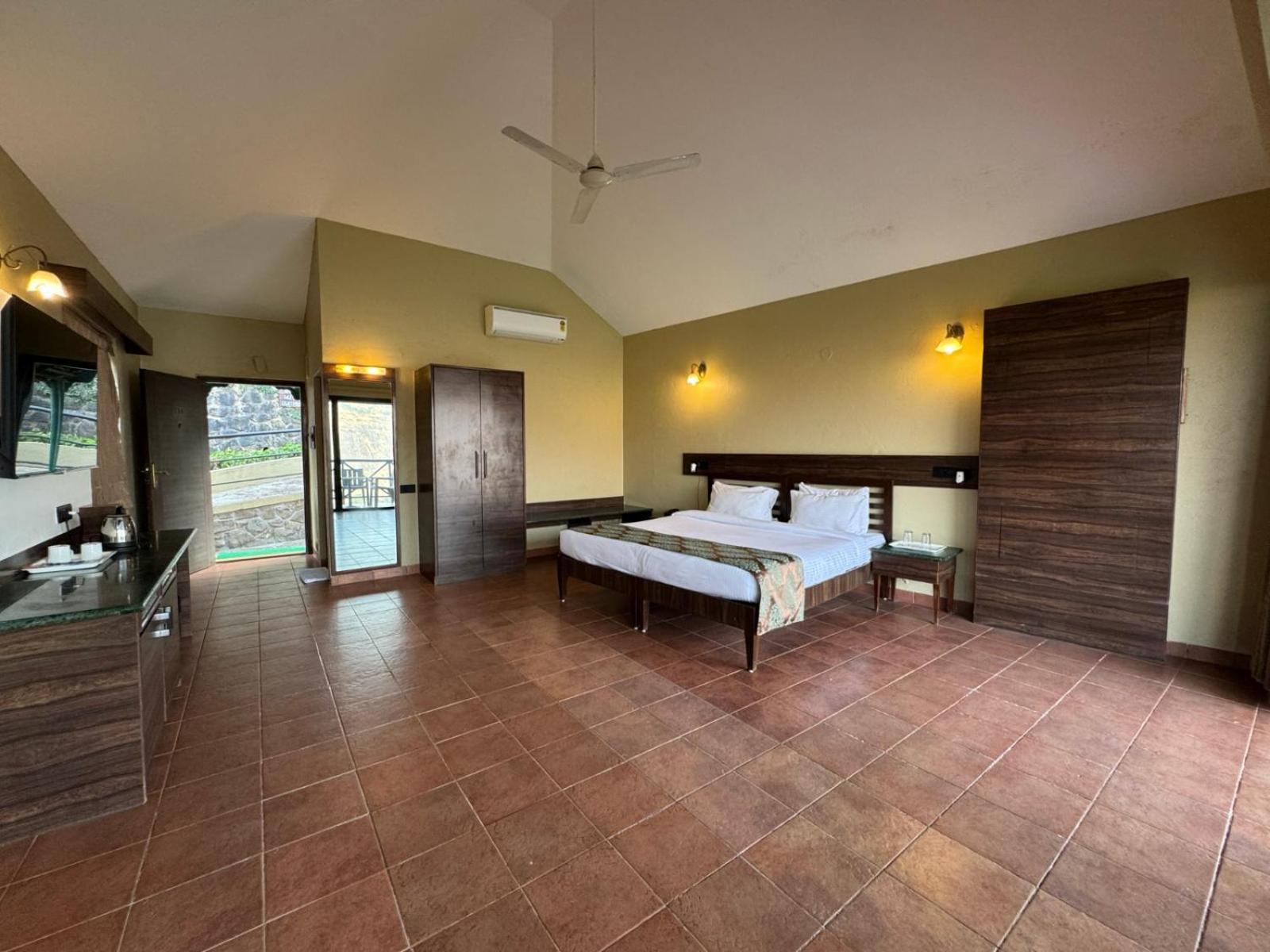 Upper Deck Resort - Stay And Relax At The Highest Peak Lonavala Εξωτερικό φωτογραφία